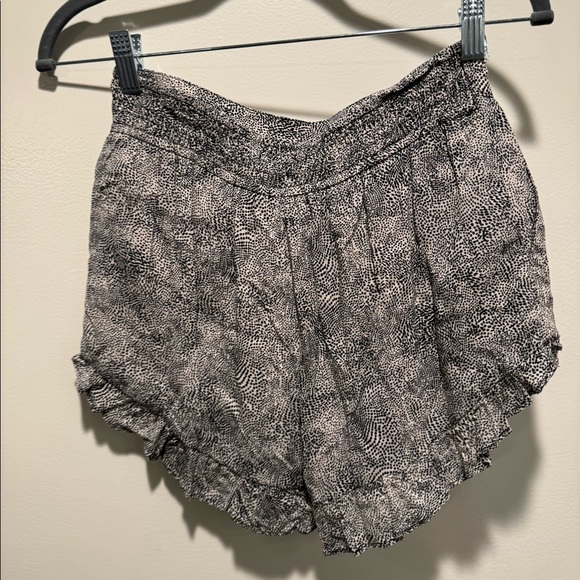 Bcbg generation flowy shorts - Picture 3 of 3